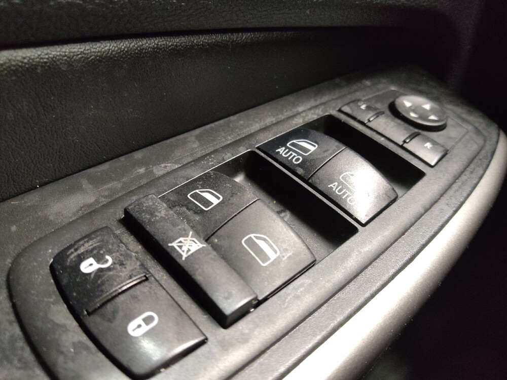 2019 Jeep Cherokee in Greenville, NC 27834 - 18126422 27