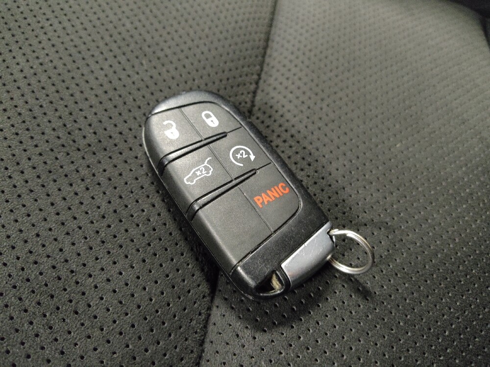 2019 Jeep Grand Cherokee in Phoenix, AZ 85022 - 18126438 32