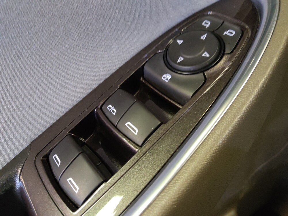 2021 Chevrolet Malibu in Mesa, AZ 85210 - 18126439 27