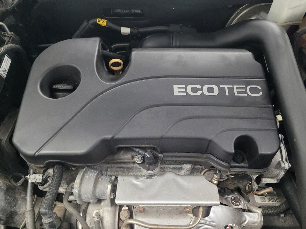 2020 Chevrolet Equinox in Indianapolis, IN 46219 - 18126440 30