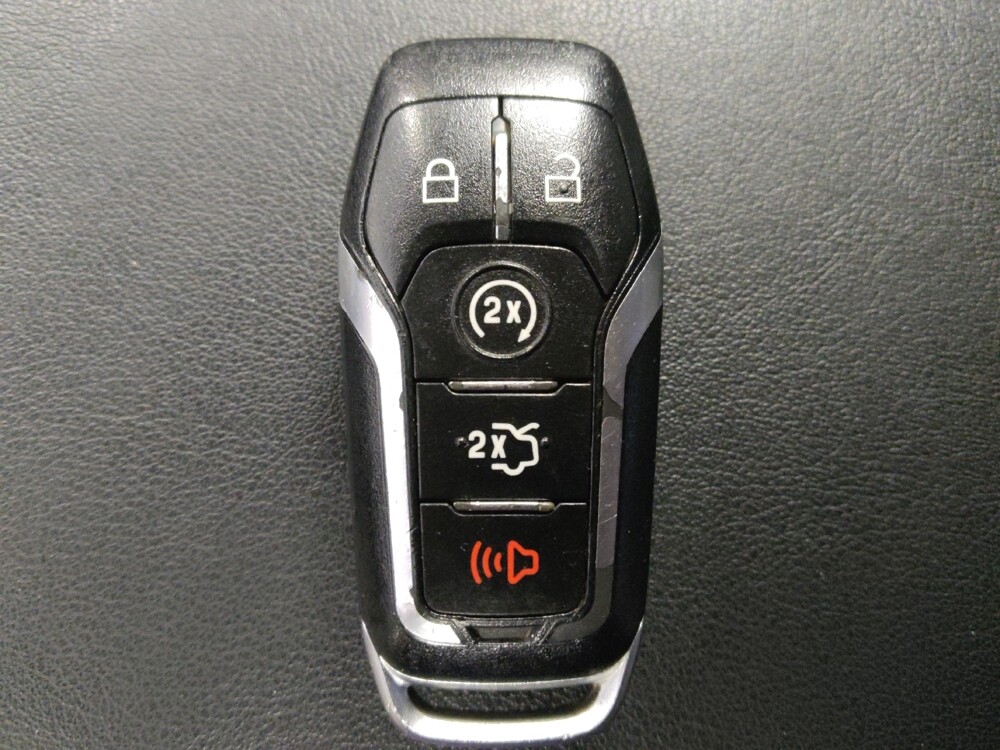 2017 Ford Edge in Houston, TX 77034 - 18126442 32