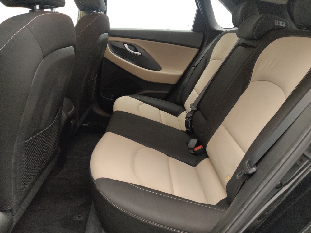 2018 Hyundai Elantra in Hialeah, FL 33014 - 18126448 18