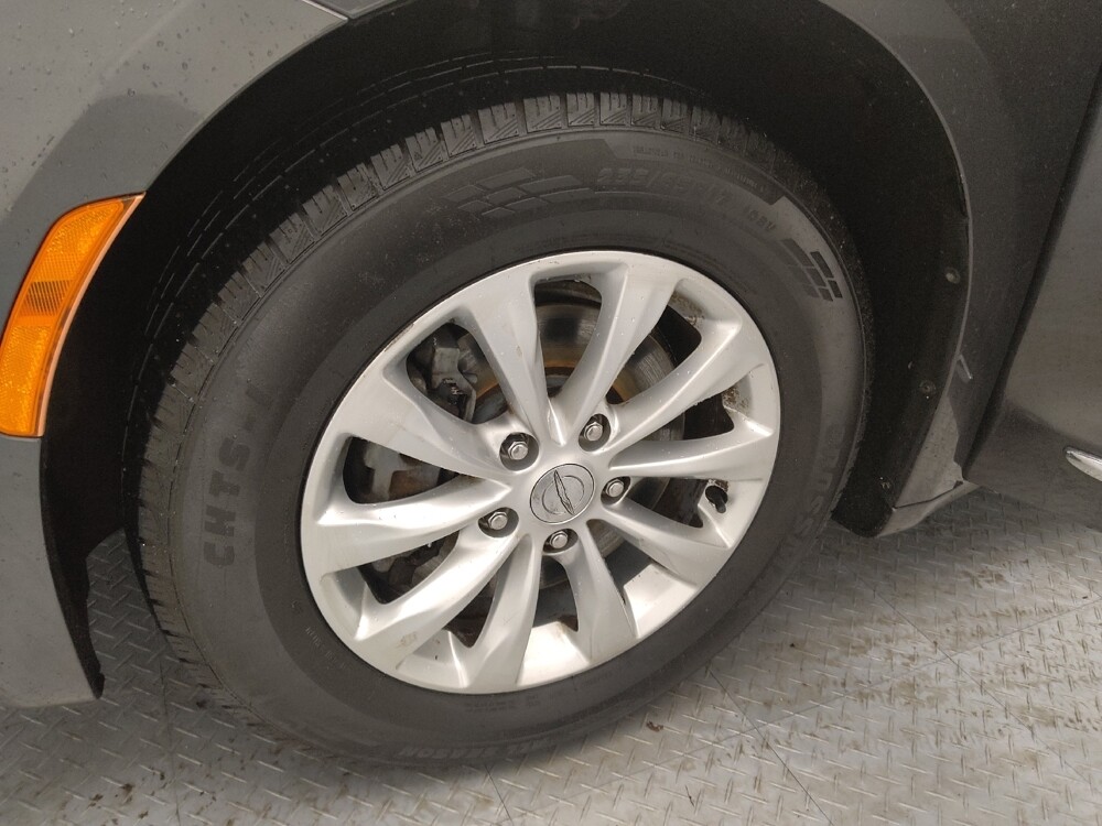 2018 Chrysler Pacifica in Wichita, KS 67207 - 18126453 31