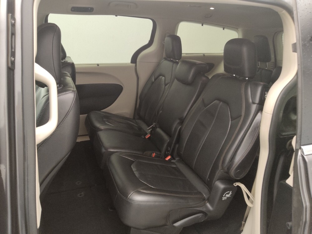 2018 Chrysler Pacifica in Wichita, KS 67207 - 18126453 18