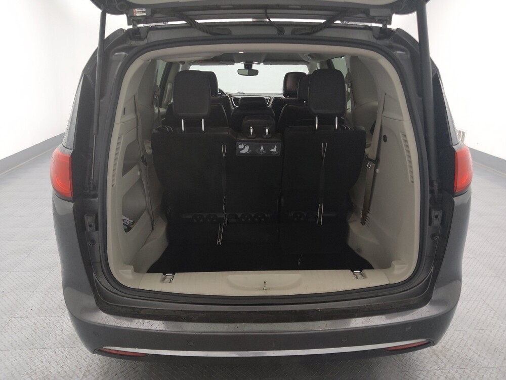 2018 Chrysler Pacifica in Wichita, KS 67207 - 18126453 29