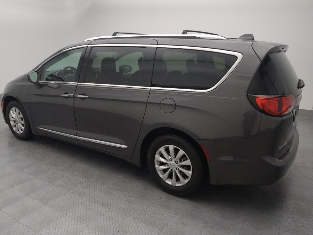 2018 Chrysler Pacifica in Wichita, KS 67207 - 18126453 3