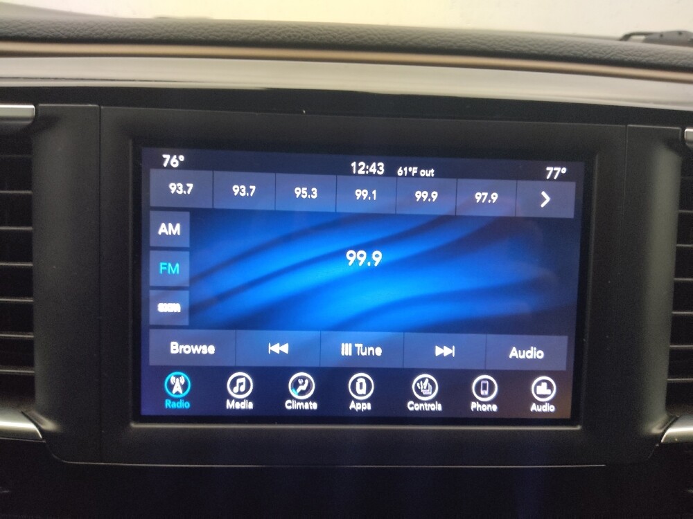 2018 Chrysler Pacifica in Wichita, KS 67207 - 18126453 25