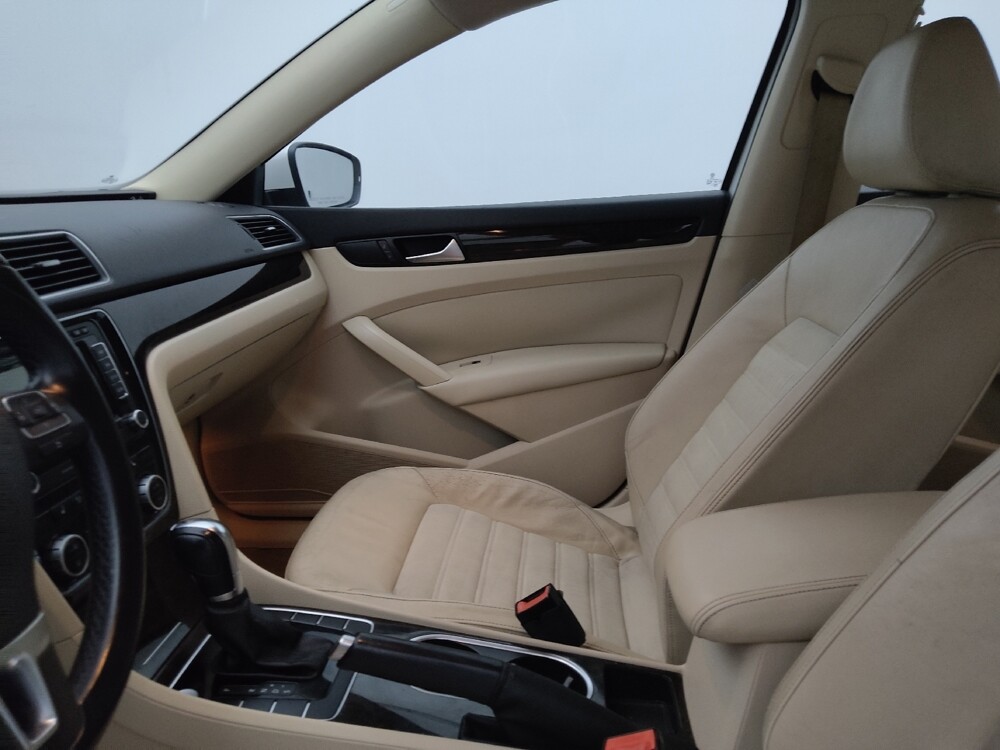 2014 Volkswagen Passat in Clearwater, FL 33764 - 18126454 17