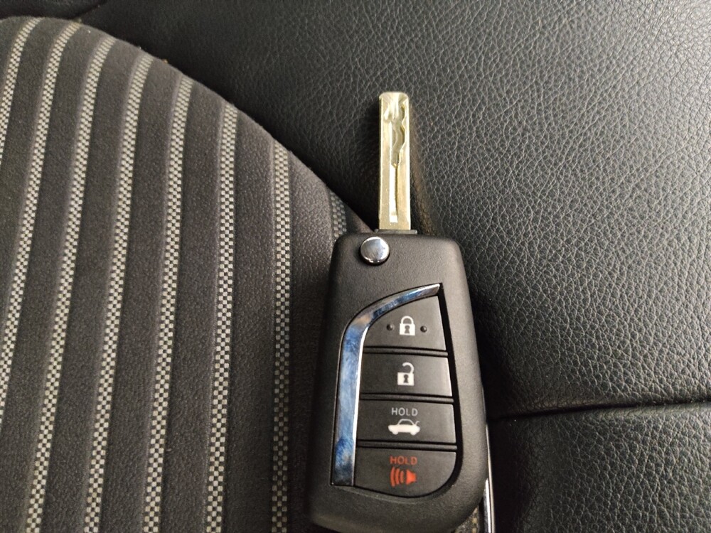 2019 Toyota Camry in Lombard, IL 60148 - 18126459 32