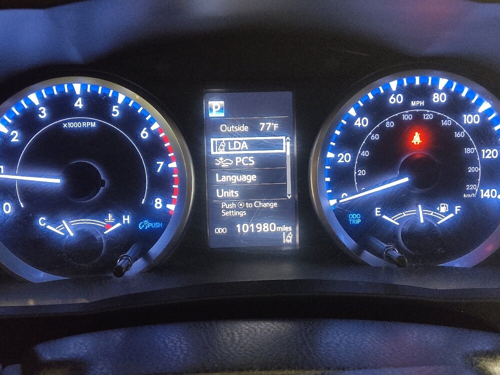 2019 Toyota Highlander in Oklahoma City, OK 73139 - 18126466 23