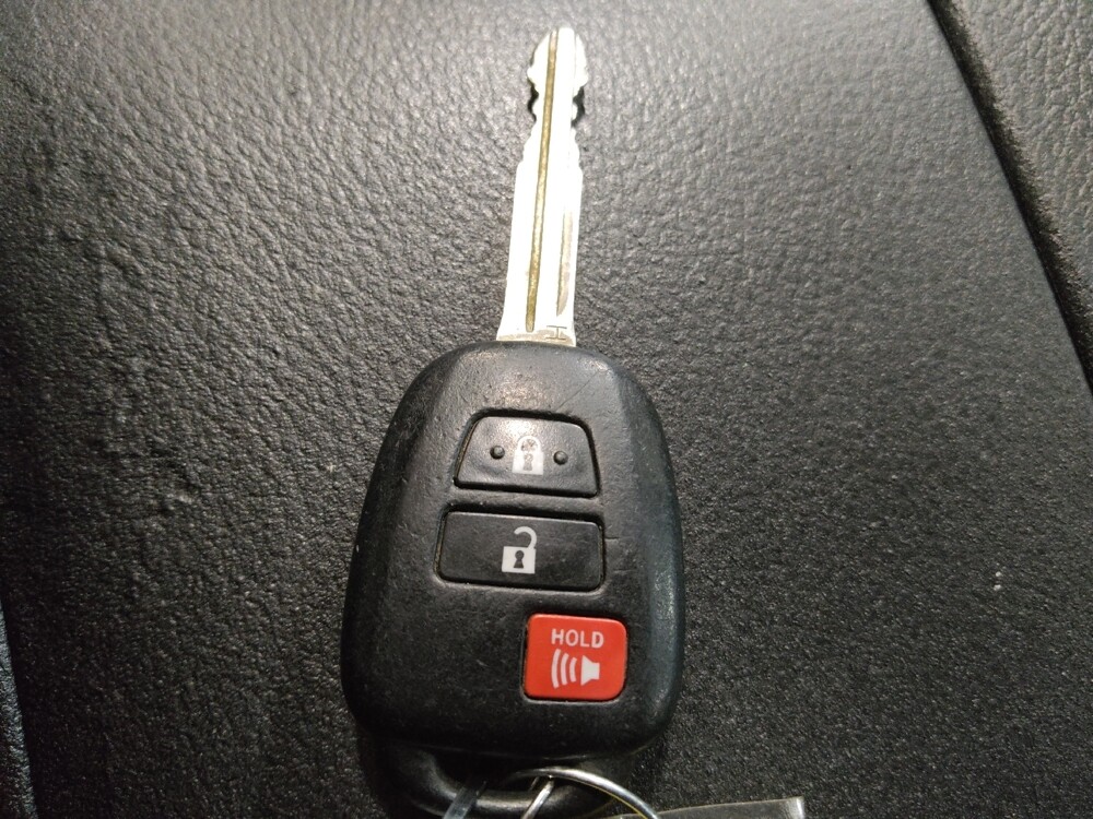 2019 Toyota Highlander in Oklahoma City, OK 73139 - 18126466 32