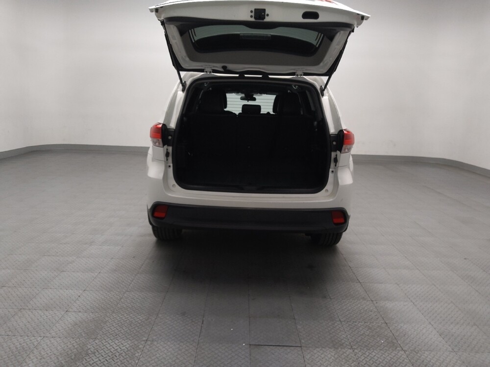 2019 Toyota Highlander in Oklahoma City, OK 73139 - 18126466 29