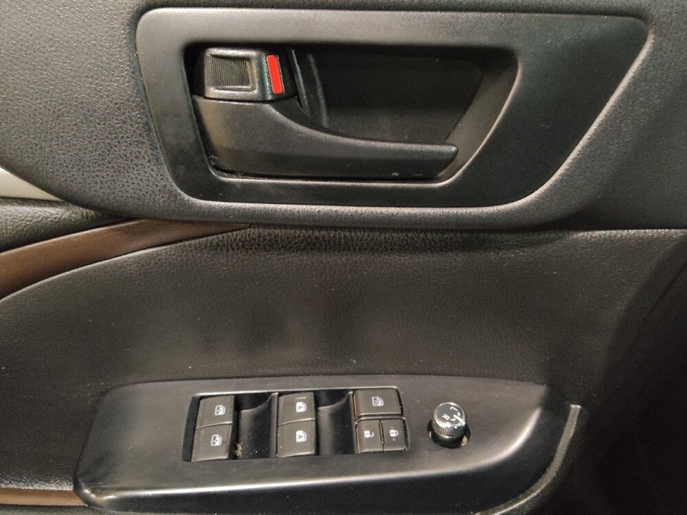 2019 Toyota Highlander in Oklahoma City, OK 73139 - 18126466 27
