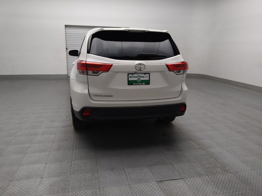 2019 Toyota Highlander in Oklahoma City, OK 73139 - 18126466 6