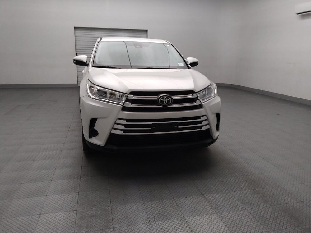 2019 Toyota Highlander in Oklahoma City, OK 73139 - 18126466 14