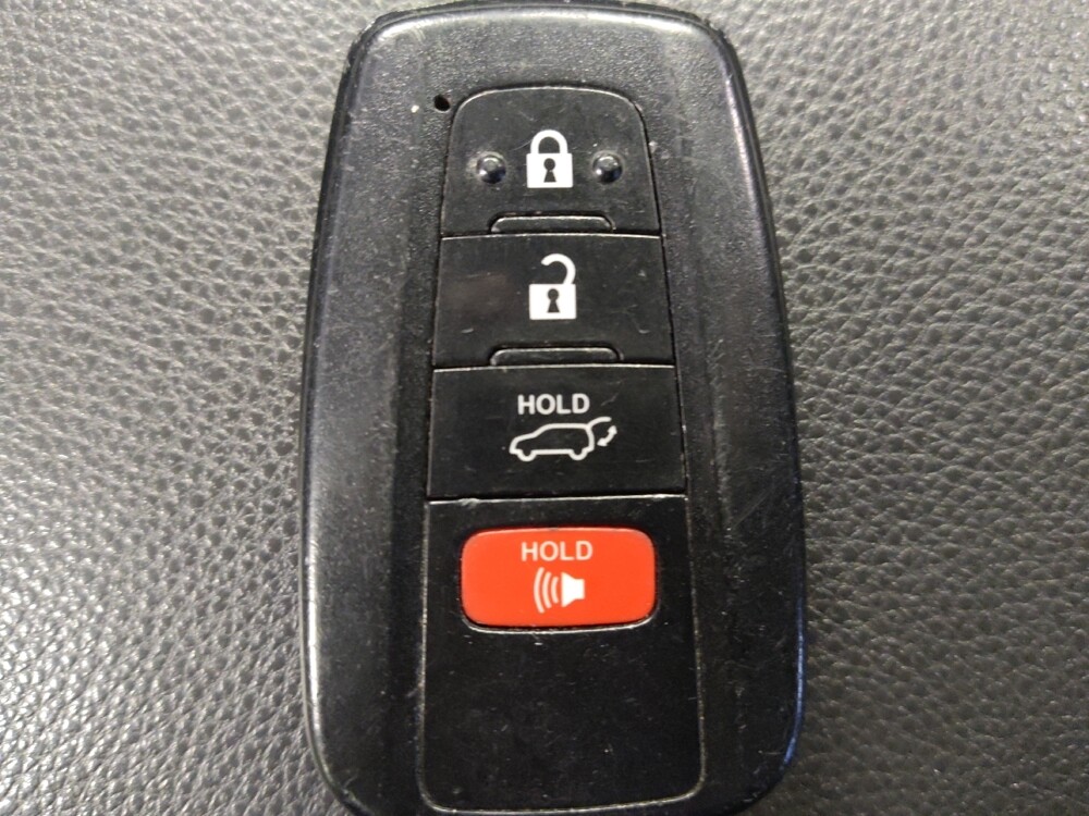 2019 Toyota RAV4 in Houston, TX 77060 - 18126474 32