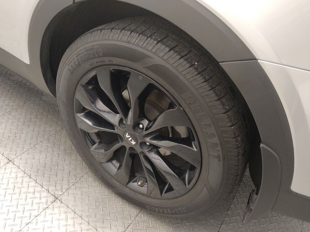 2019 Kia Sorento in Houston, TX 77074 - 18126476 31