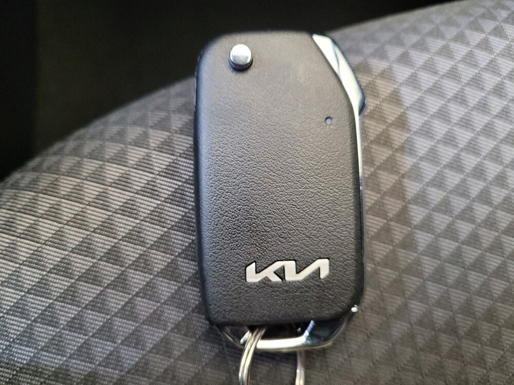 2025 Kia Soul in Cincinnati, OH 45255 - 18126479 32
