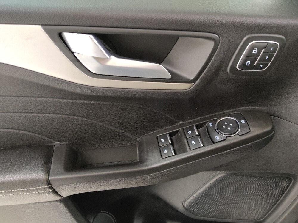 2021 Ford Escape in St. Louis, MO 63125 - 18126491 27