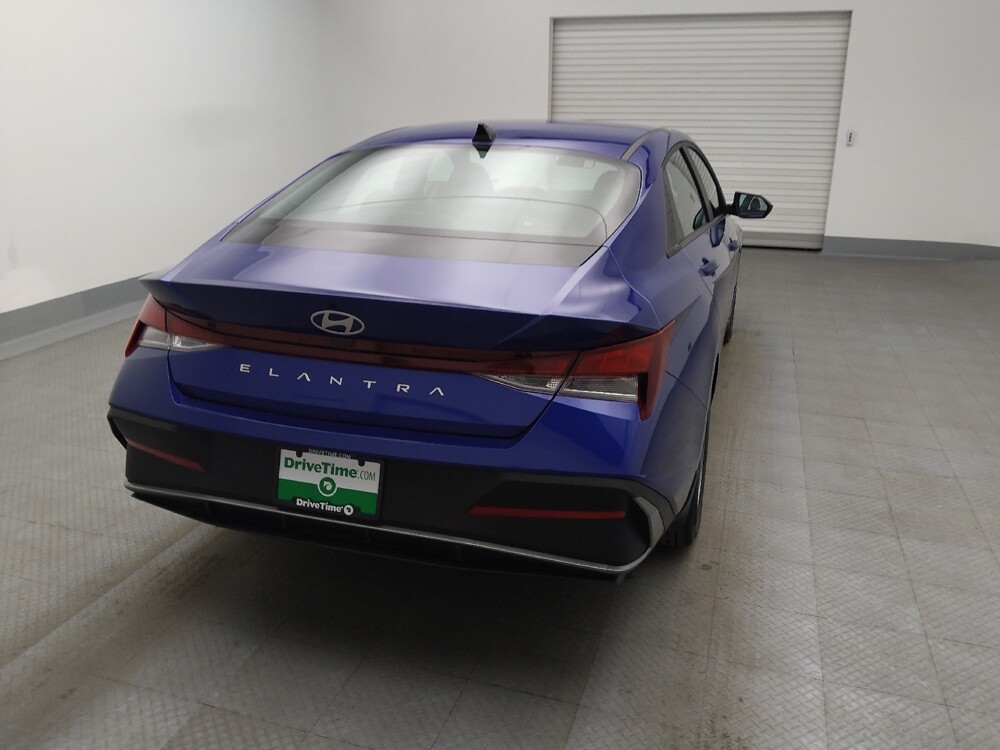 2025 Hyundai Elantra in Denver, CO 80012 - 18126510 7