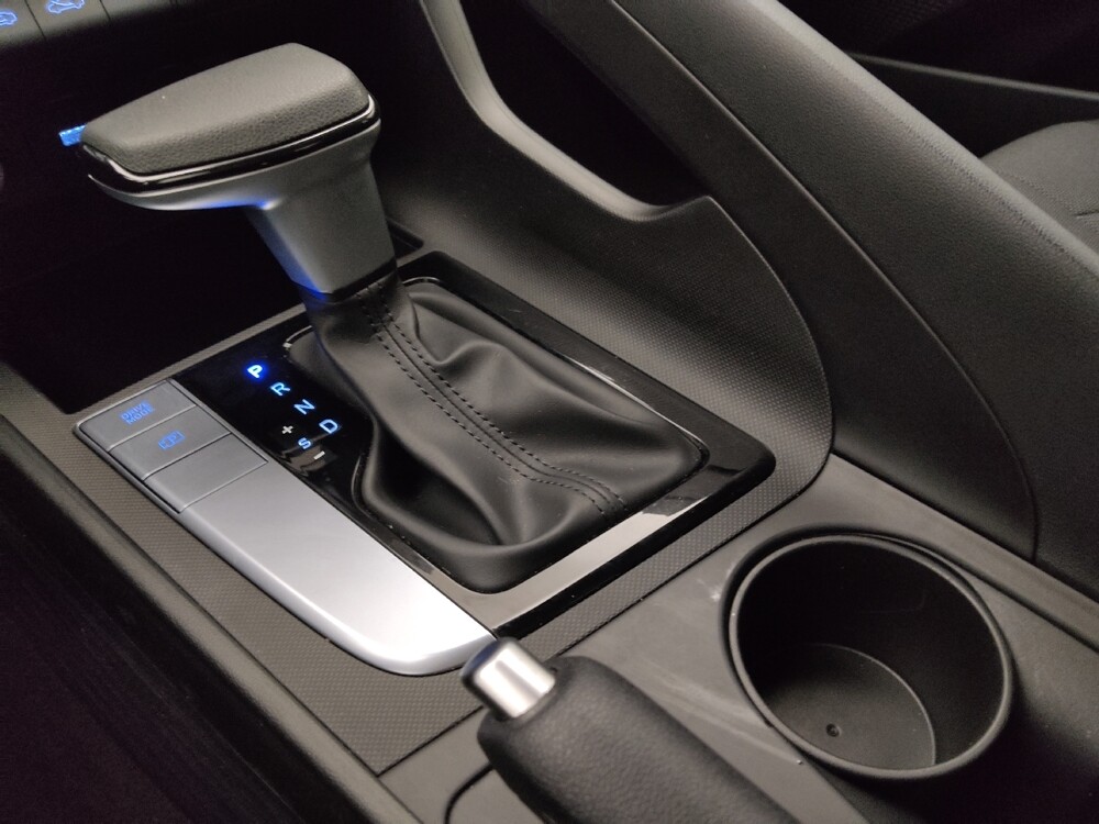 2025 Hyundai Elantra in Denver, CO 80012 - 18126510 26