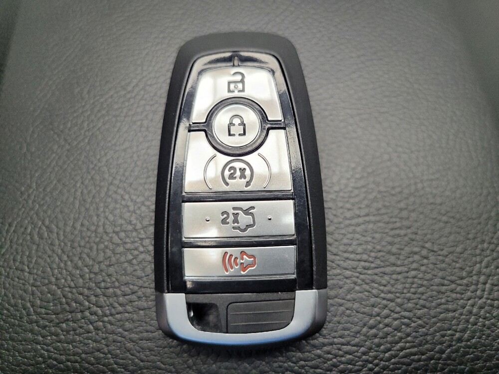 2020 Ford Edge in Las Vegas, NV 89102 - 18126515 32