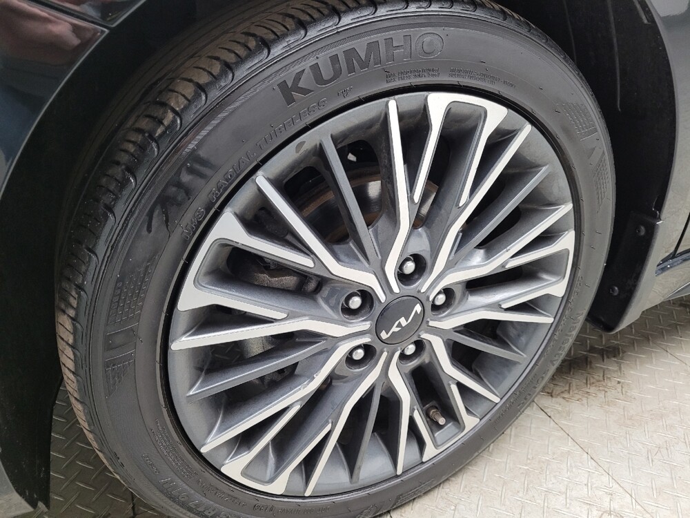 2023 Kia Forte in Eastpointe, MI 48021 - 18126529 31