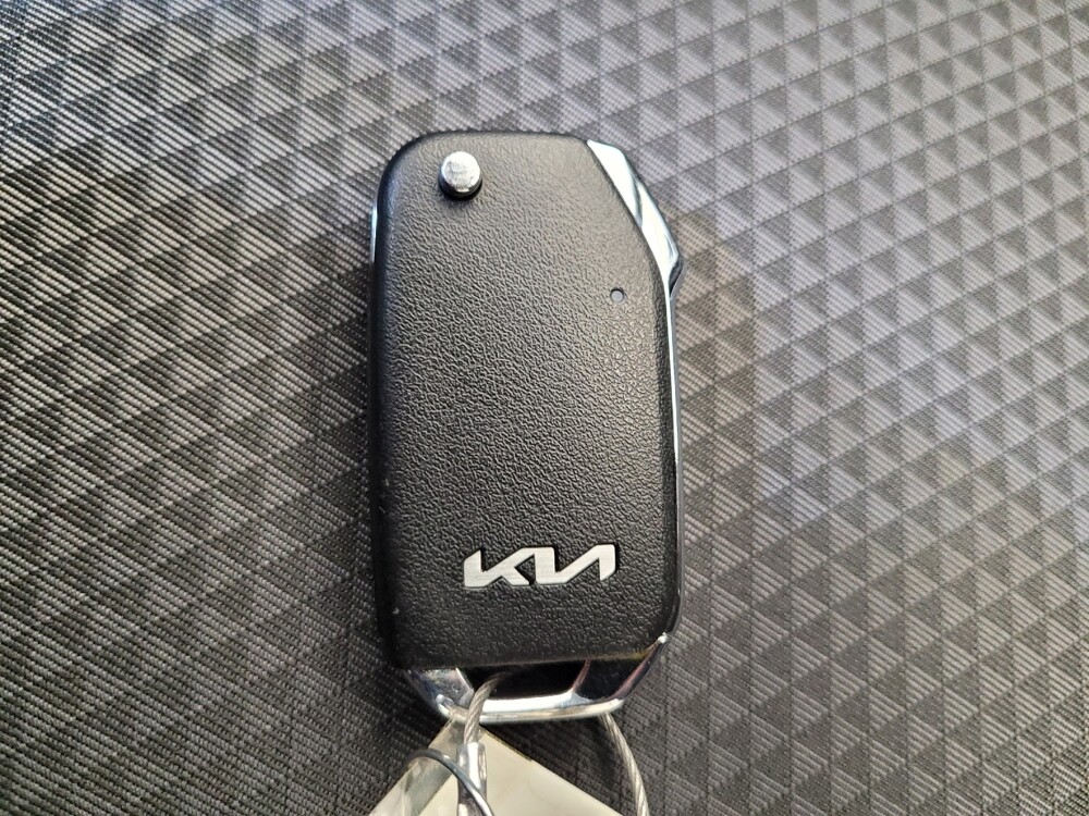 2025 Kia Soul in Cincinnati, OH 45255 - 18126539 32