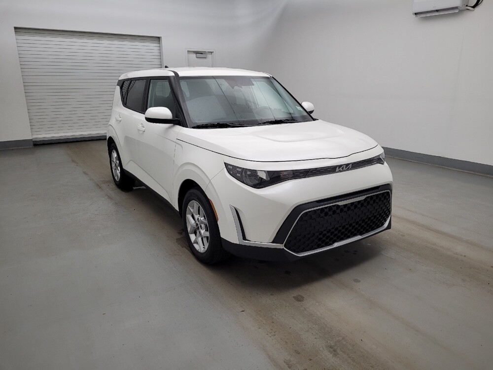 2025 Kia Soul in Cincinnati, OH 45255 - 18126539 13