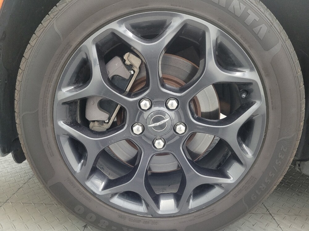 2019 Chrysler 300 in Mesa, AZ 85210 - 18126541 31