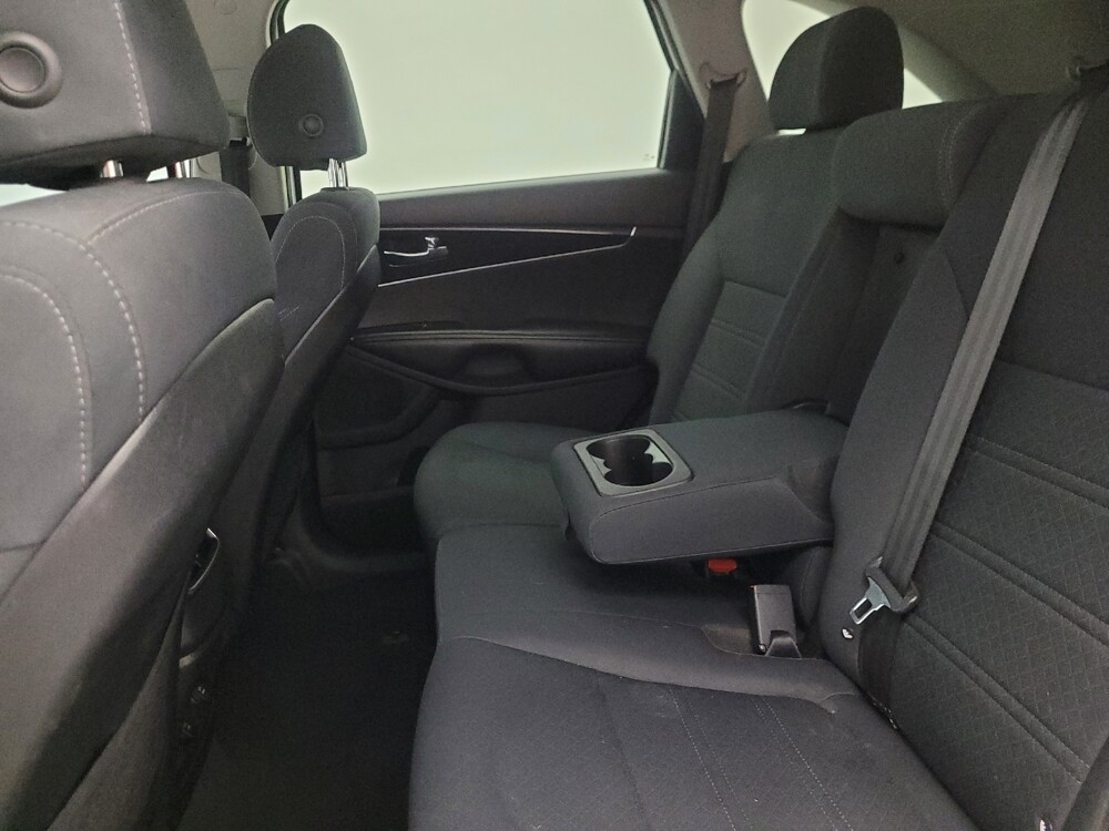 2018 Kia Sorento in Mesa, AZ 85210 - 18126543 18