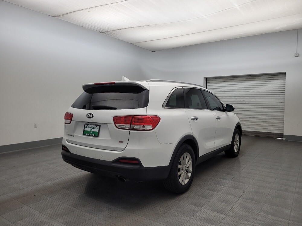 2018 Kia Sorento in Mesa, AZ 85210 - 18126543 9