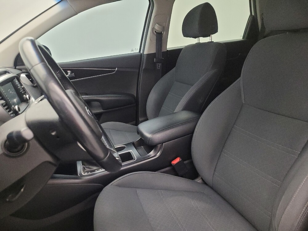 2018 Kia Sorento in Mesa, AZ 85210 - 18126543 17