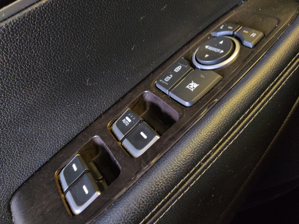 2018 Kia Sorento in Mesa, AZ 85210 - 18126543 27