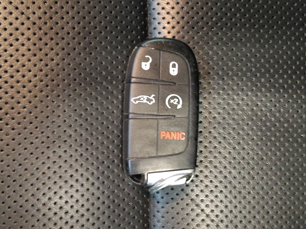 2018 Chrysler 300 in Fairfield, OH 45014 - 18126544 32