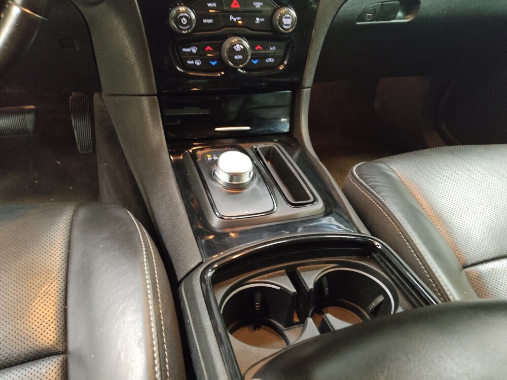 2018 Chrysler 300 in Fairfield, OH 45014 - 18126544 26