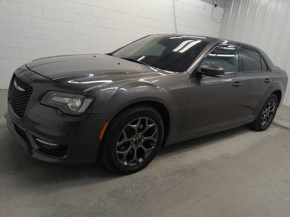 2018 Chrysler 300 in Fairfield, OH 45014 - 18126544 2
