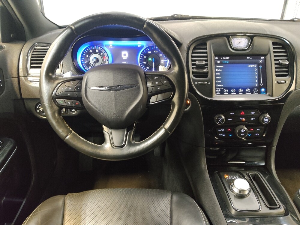 2018 Chrysler 300 in Fairfield, OH 45014 - 18126544 22