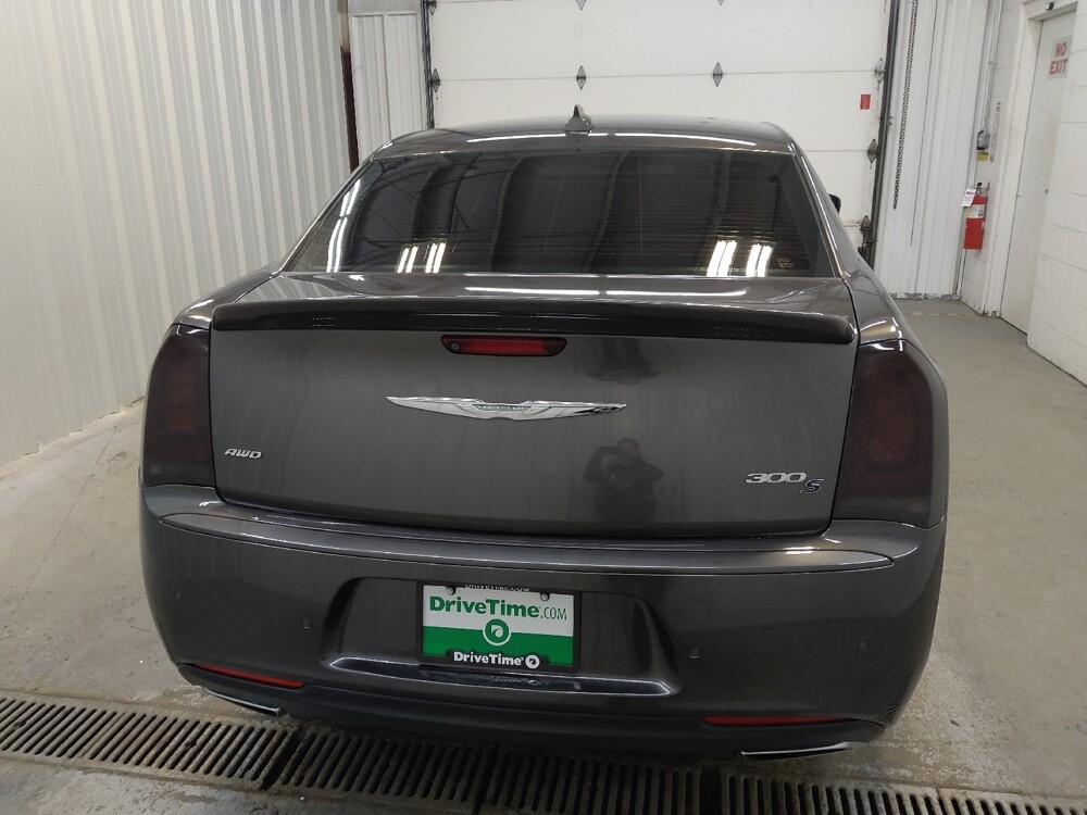 2018 Chrysler 300 in Fairfield, OH 45014 - 18126544 7