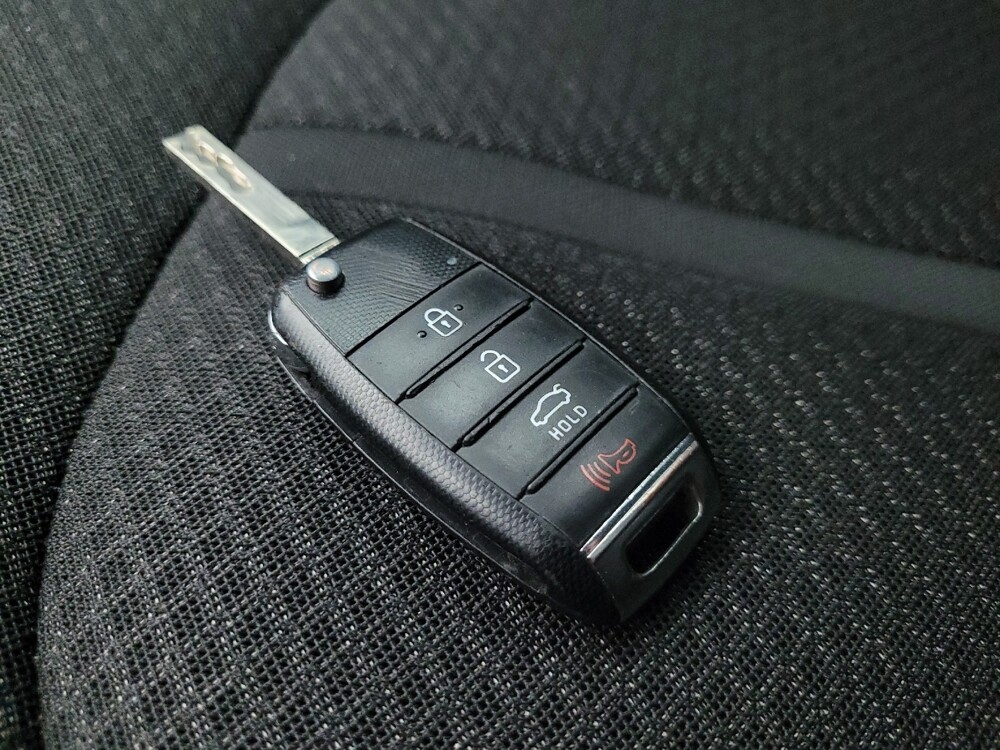 2016 Kia Optima in Mesa, AZ 85210 - 18126547 32