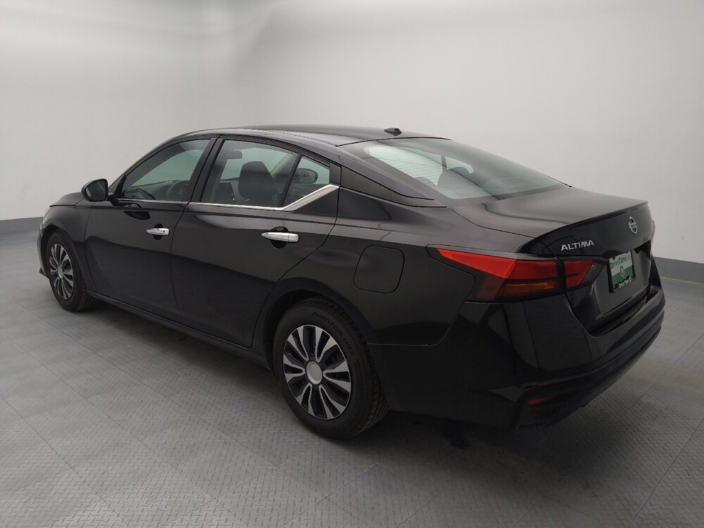 2020 Nissan Altima in St. Louis, MO 63136 - 18126554 3