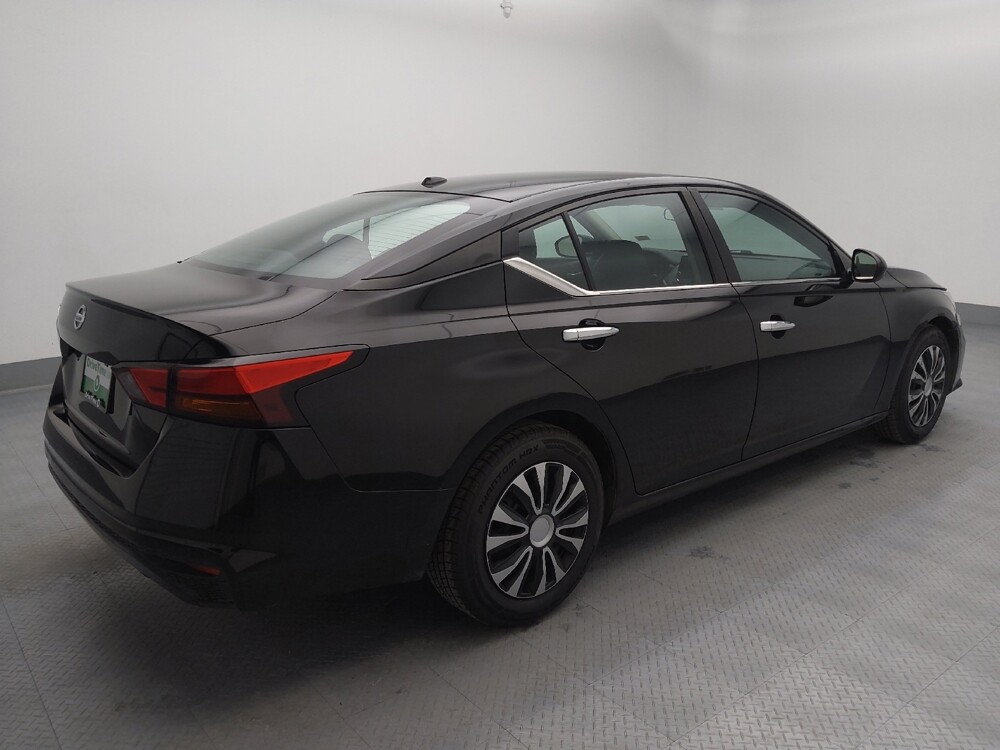 2020 Nissan Altima in St. Louis, MO 63136 - 18126554 10
