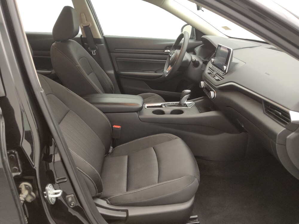 2020 Nissan Altima in St. Louis, MO 63136 - 18126554 21