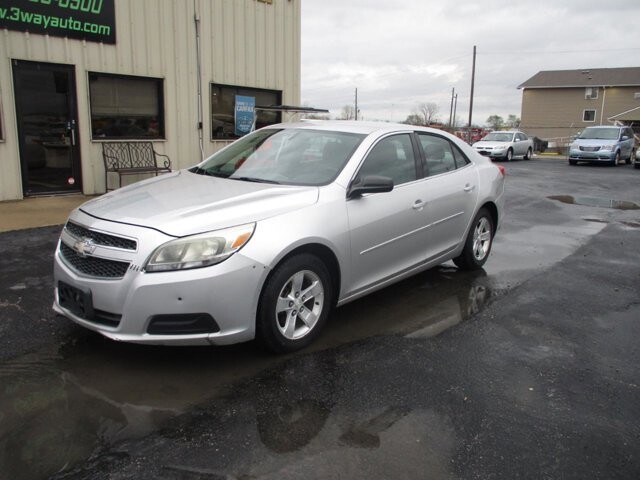 2013 Chevrolet Malibu in Oak Grove, MO 64075 - 18126564