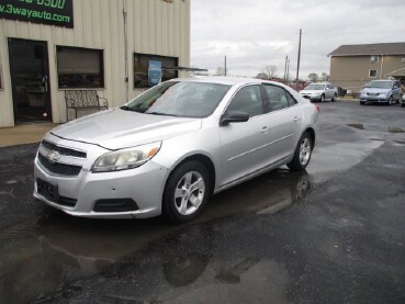 2013 Chevrolet Malibu in Oak Grove, MO 64075