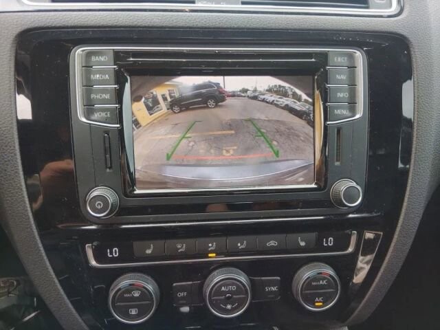 2017 Volkswagen Jetta in Greenville, SC 29607 - 18126592 27