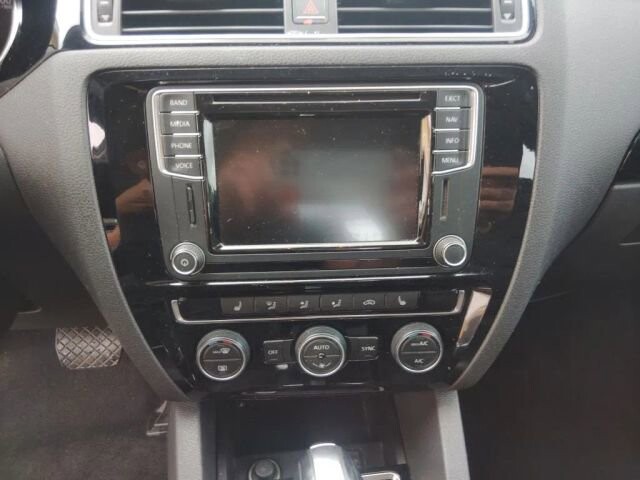 2017 Volkswagen Jetta in Greenville, SC 29607 - 18126592 24