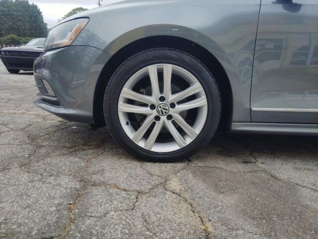 2017 Volkswagen Jetta in Greenville, SC 29607 - 18126592 8