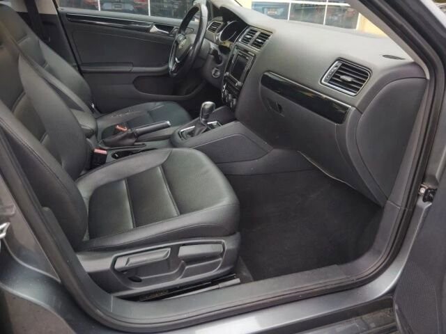 2017 Volkswagen Jetta in Greenville, SC 29607 - 18126592 14