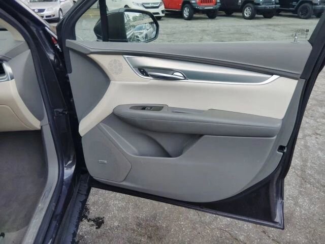 2018 Cadillac XT5 in Greenville, SC 29607 - 18126593 16